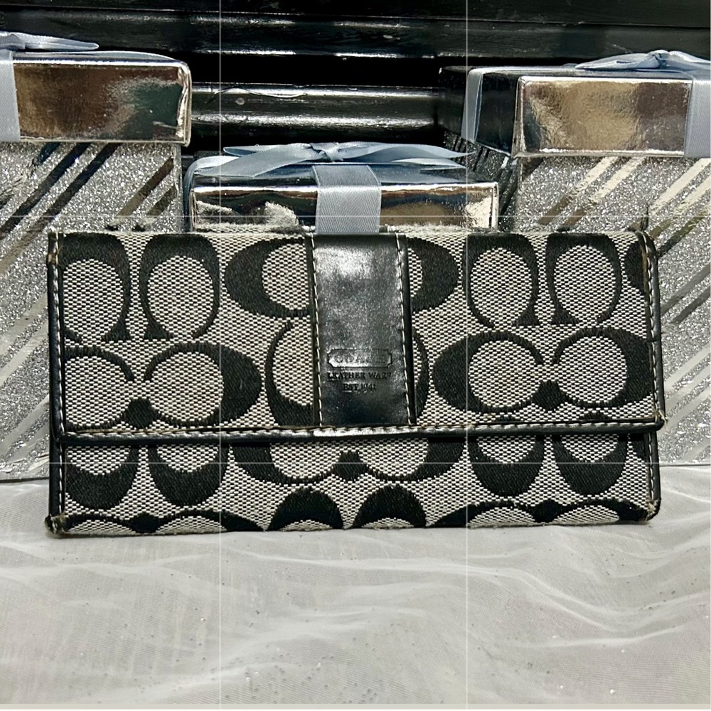 Coach Monochrome Signature Wallet